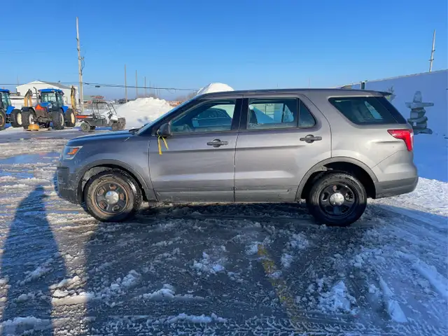 2019 Ford Explorer - Photo 2
