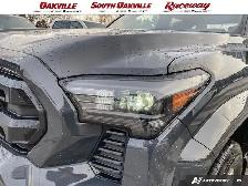 2025 Toyota Tacoma | 2 SETS OF WHEELS | HEATED SEATS | NO ACCIDE - Photo 8