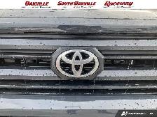2025 Toyota Tacoma | 2 SETS OF WHEELS | HEATED SEATS | NO ACCIDE - Photo 9