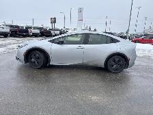 2026 Toyota Prius Plug-In Hybrid SE APPLE ANDRIOD CARPLAY / HEAT - Photo 2