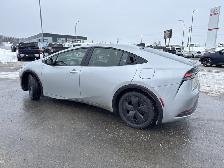 2026 Toyota Prius Plug-In Hybrid SE APPLE ANDRIOD CARPLAY / HEAT - Photo 3