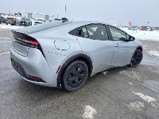 2026 Toyota Prius Plug-In Hybrid SE APPLE ANDRIOD CARPLAY / HEAT - Photo 5