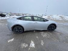 2026 Toyota Prius Plug-In Hybrid SE APPLE ANDRIOD CARPLAY / HEAT - Photo 6