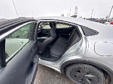 2026 Toyota Prius Plug-In Hybrid SE APPLE ANDRIOD CARPLAY / HEAT - Photo 13