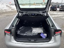 2026 Toyota Prius Plug-In Hybrid SE APPLE ANDRIOD CARPLAY / HEAT - Photo 17