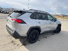 2022 Toyota RAV4 Hybrid LE LOW MILEAGE / HYBRID / AWD / REAR CAM - Photo 5