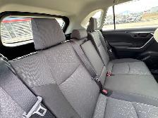 2022 Toyota RAV4 Hybrid LE LOW MILEAGE / HYBRID / AWD / REAR CAM - Photo 12