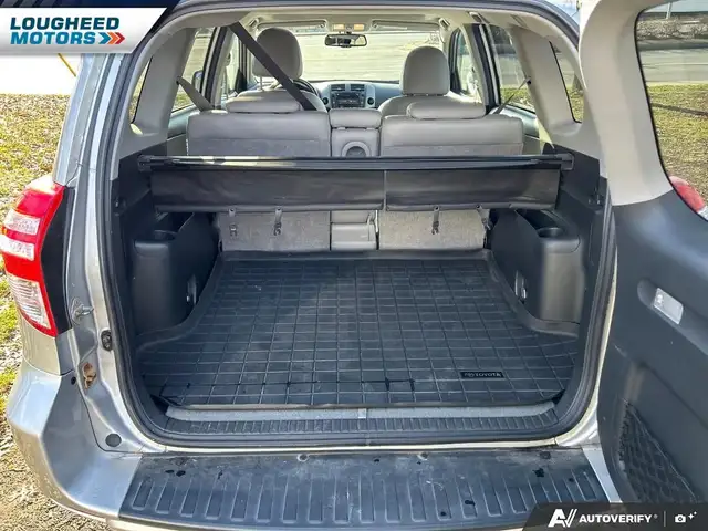 2009 Toyota RAV4 Limited I4 - Photo 8