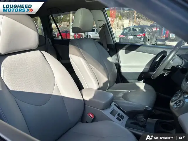 2009 Toyota RAV4 Limited I4 - Photo 18