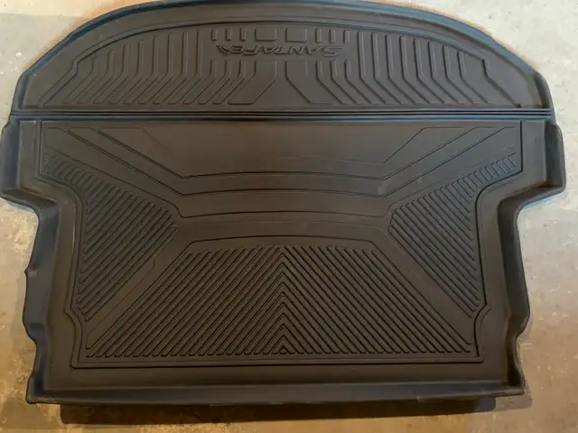 2015 Santa Fe Cargo Liner