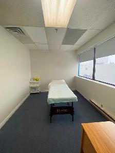 Extra large room for rent at Yonge/Steeles Acupuncture  Clinic - Photo 3