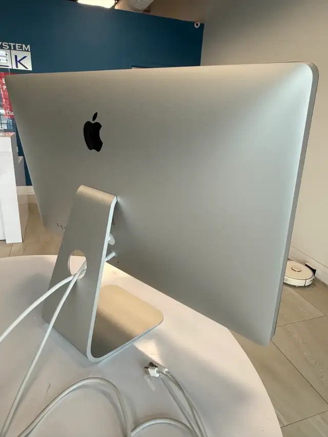 For Sale: Apple LED Cinema Display (27-Inch) – Mint Condition