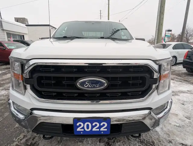 2022 Ford F 150 XLT SUPERCREW WITH NAVIGATION! - Photo 4