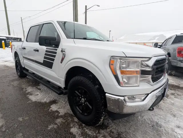 2022 Ford F 150 XLT SUPERCREW WITH NAVIGATION! - Photo 5