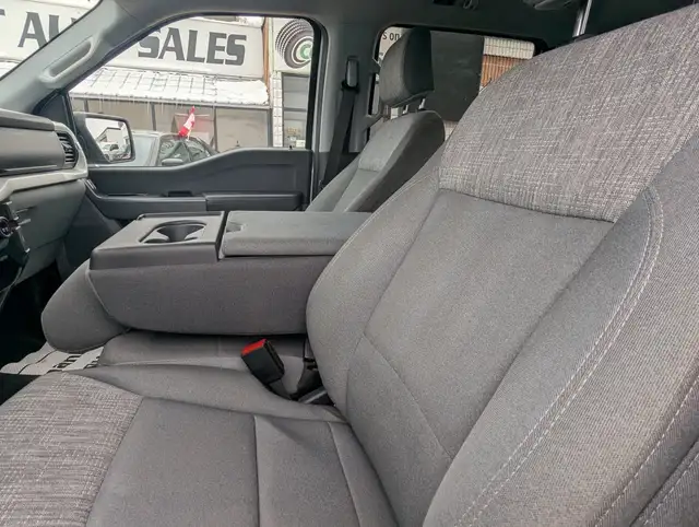 2022 Ford F 150 XLT SUPERCREW WITH NAVIGATION! - Photo 8