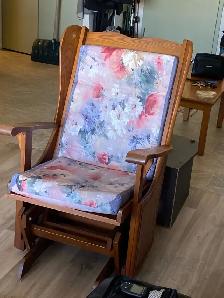 chaise berçante ou fauteuil - Photo 2