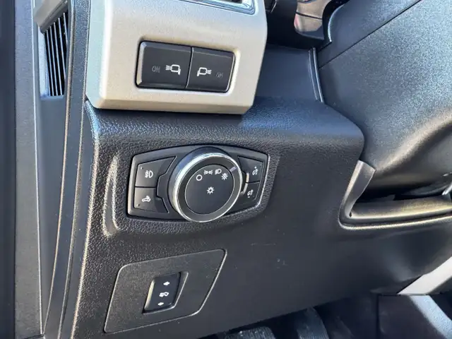 2016 Ford F-150 Lariat Super Crew FX4 REMOTE START/BLUETOOTH - Photo 13