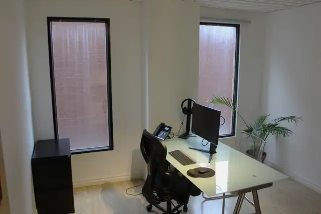 Nouveau local spacieux à louer au cœur de la Plaza Saint-Hubert - Photo 6