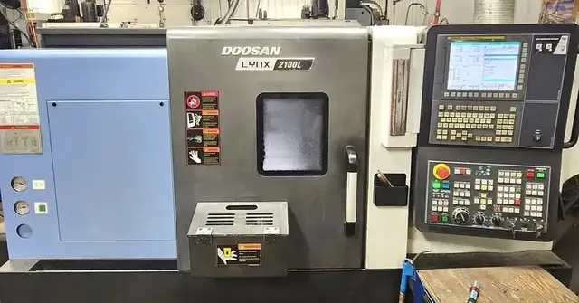 2017 DOOSAN LYNX 2100LB