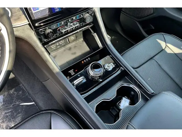 2025 Jeep Grand Cherokee LIMITED | Black App Pkg | Pano Roof | L - Photo 8