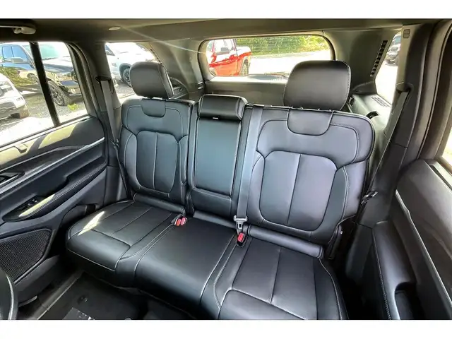 2025 Jeep Grand Cherokee LIMITED | Black App Pkg | Pano Roof | L - Photo 10