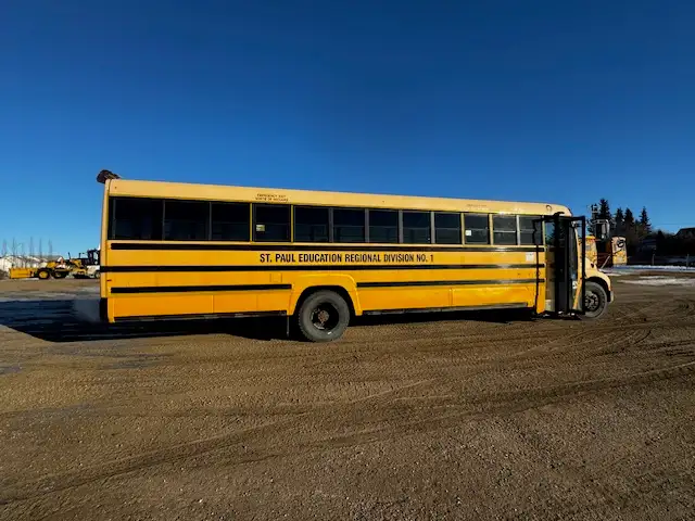 2015 Lion 360 School Bus - Photo 4