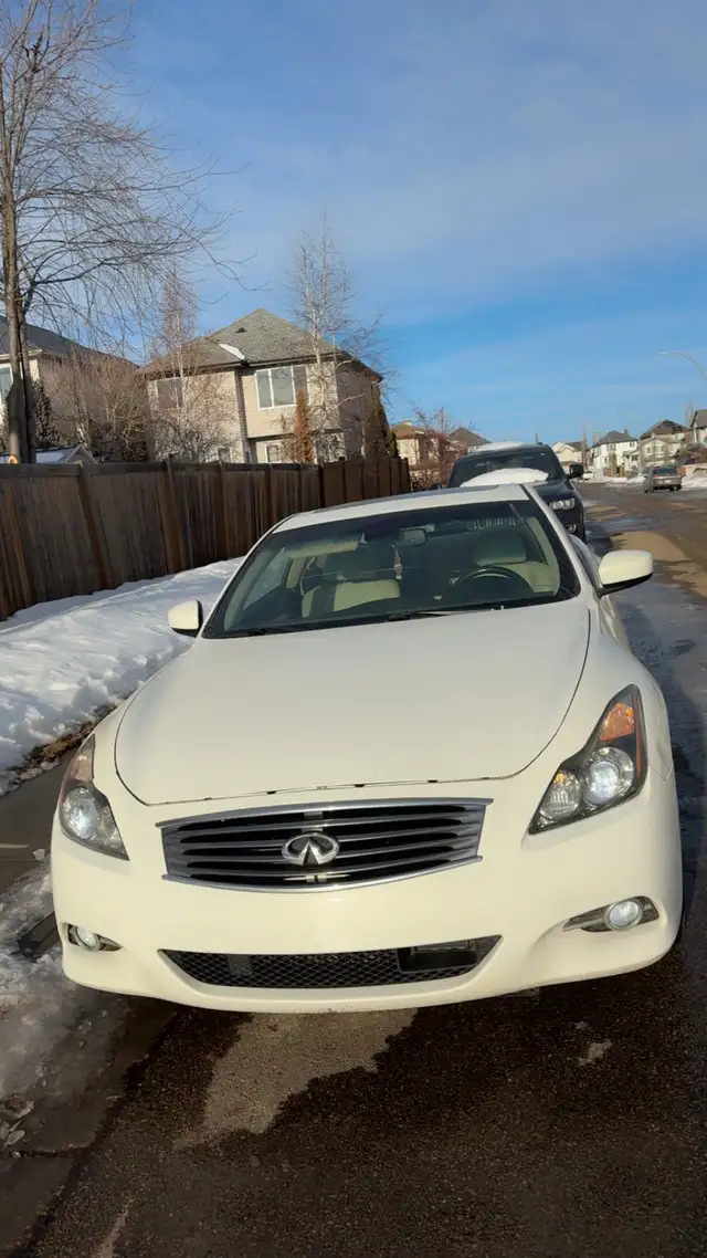 2013 Infiniti G37x Coupe - Photo 2