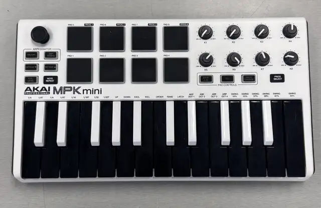Akai Professional MPK Mini mk2 Keyboard Controller