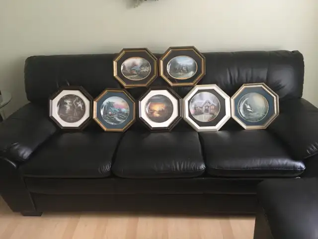 Vintage collector decorative plates in new condition.