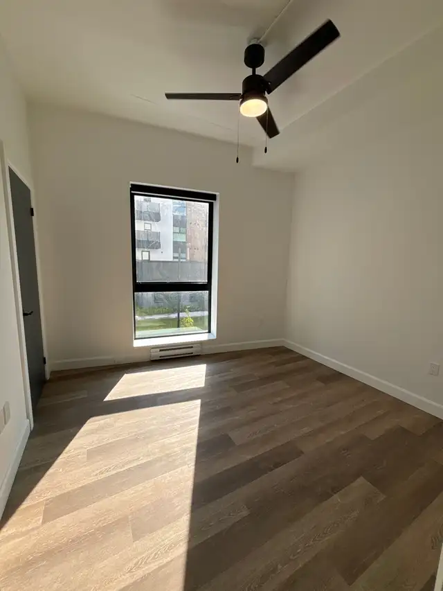 Stylish 2-Bed in East City – Parking   Utilities Included! - Photo 5