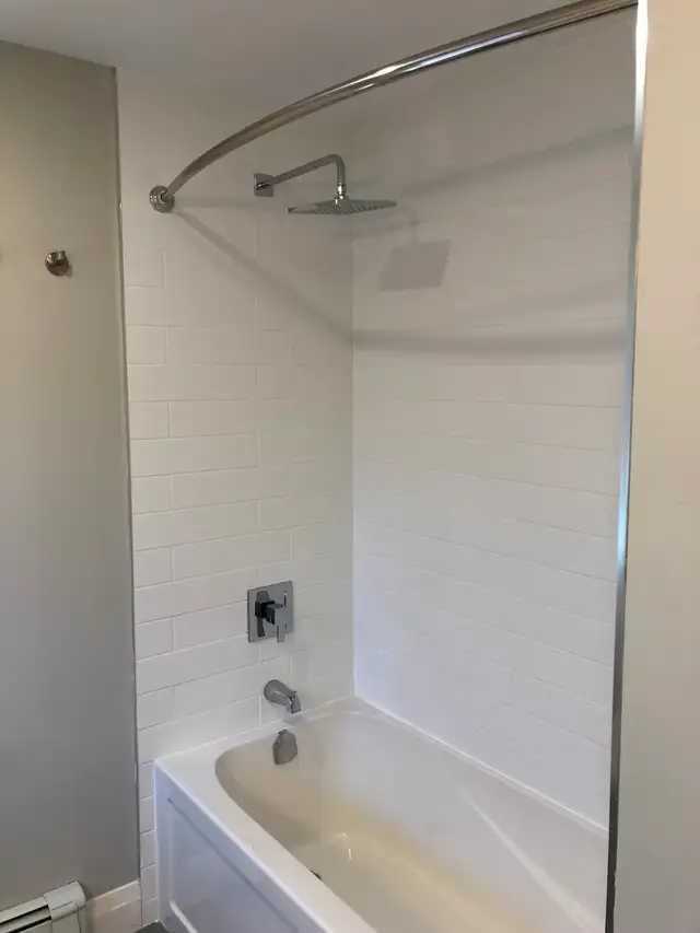 Extensively Renovated 4 Bedroom Unit! Prime Student Location! - Photo 4