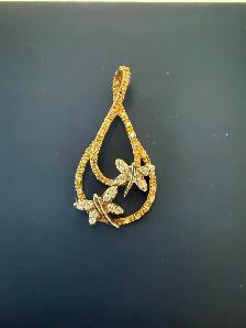 Women's 10K Gold Pendant w Diamonds
