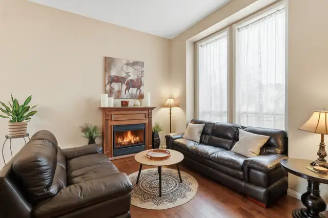 1121 Burgess Way - Photo 2