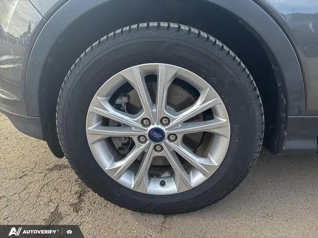 2018 Ford Escape SEL w/Leather, Moonroof, Nav, and More! - Photo 7