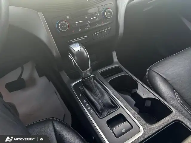 2018 Ford Escape SEL w/Leather, Moonroof, Nav, and More! - Photo 15