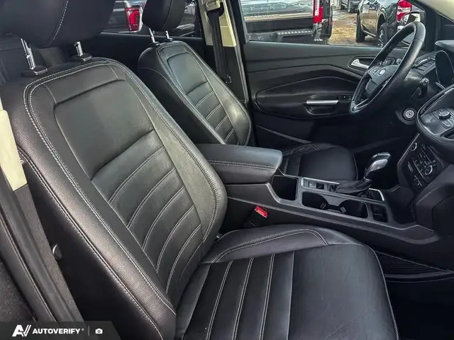 2018 Ford Escape SEL w/Leather, Moonroof, Nav, and More! - Photo 17