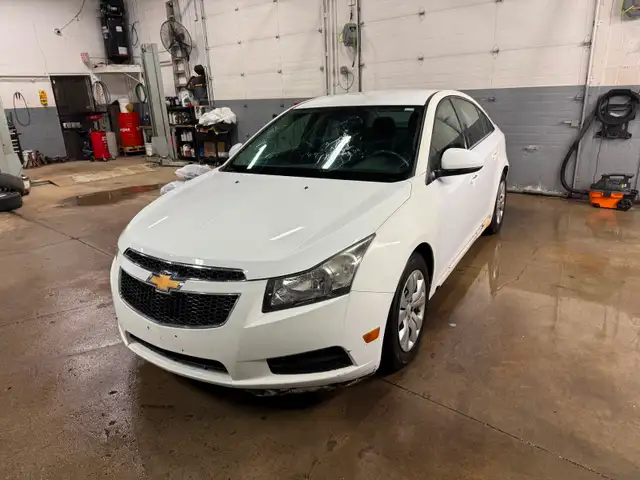 2013  Cruze Needs Body RepairGreat Parts Car - Photo 3
