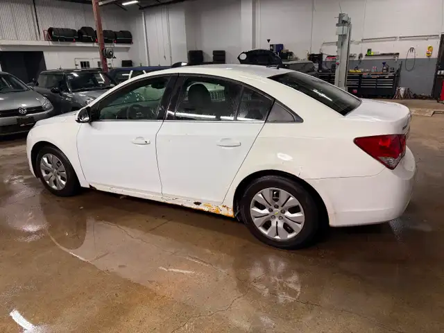 2013  Cruze Needs Body RepairGreat Parts Car - Photo 5