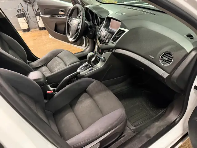 2013  Cruze Needs Body RepairGreat Parts Car - Photo 13