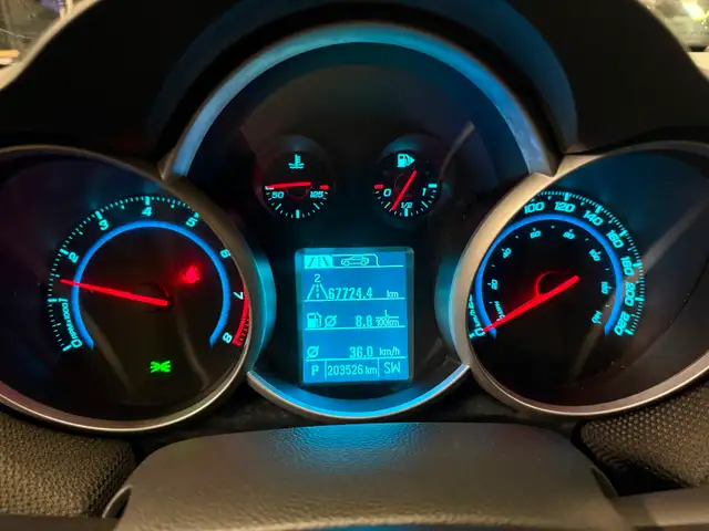 2013  Cruze Needs Body RepairGreat Parts Car - Photo 16