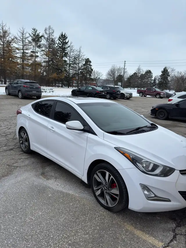 Hyundai Elantra 2015 - Photo 3