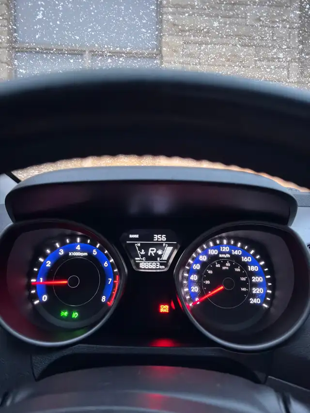 Hyundai Elantra 2015 - Photo 8