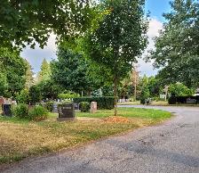 Cemetery Plot w Headstone - Photo 2