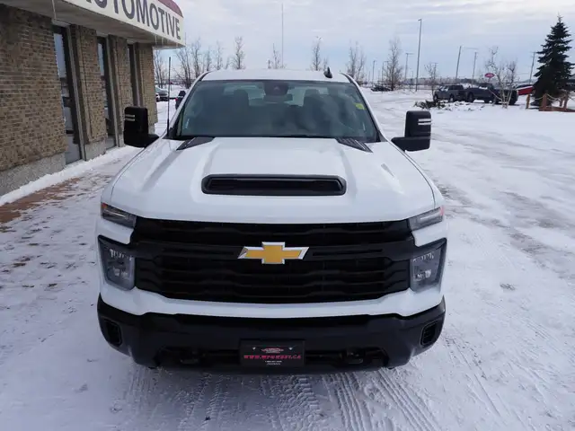 2024 Chevrolet SILVERADO 2500HD 4WD CREW ONLY 15,000KMS STILL AS - Photo 10