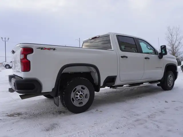 2024 Chevrolet SILVERADO 2500HD 4WD CREW ONLY 15,000KMS STILL AS - Photo 11