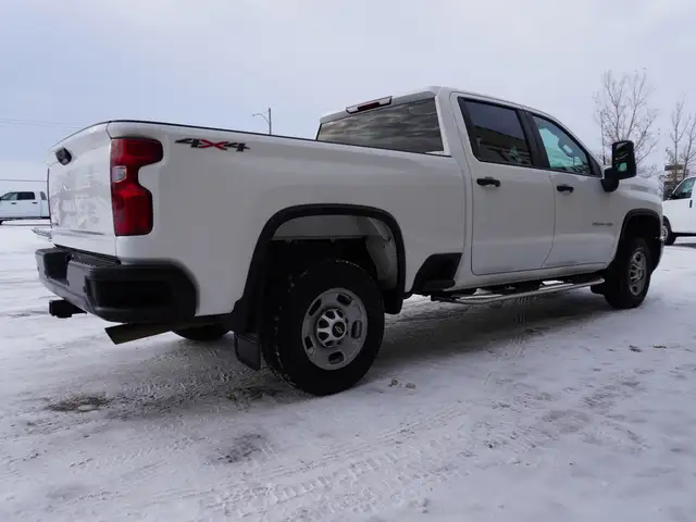2024 Chevrolet SILVERADO 2500HD 4WD CREW ONLY 15,000KMS STILL AS - Photo 12