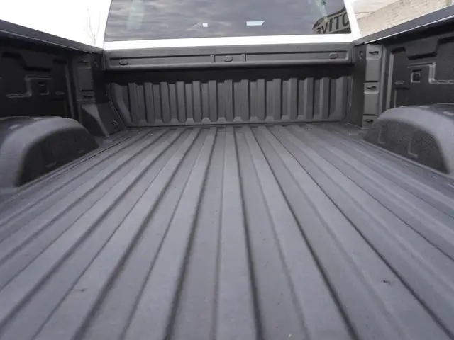 2024 Chevrolet SILVERADO 2500HD 4WD CREW ONLY 15,000KMS STILL AS - Photo 19