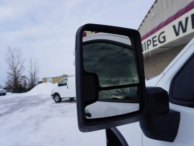 2024 Chevrolet SILVERADO 2500HD 4WD CREW ONLY 15,000KMS STILL AS - Photo 25