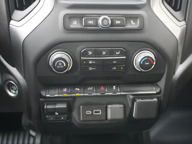 2024 Chevrolet SILVERADO 2500HD 4WD CREW ONLY 15,000KMS STILL AS - Photo 41