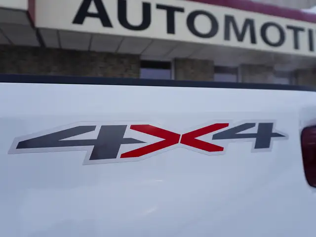 2024 Chevrolet SILVERADO 2500HD 4WD CREW ONLY 15,000KMS STILL AS - Photo 56